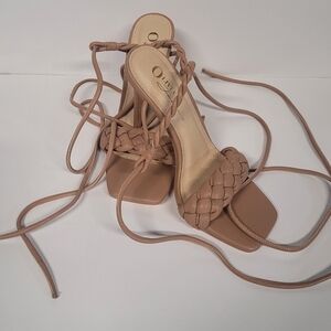 Olivia Jaymes 6.5 Strappy Lace Tie Up Sandals Beige New Without Tags